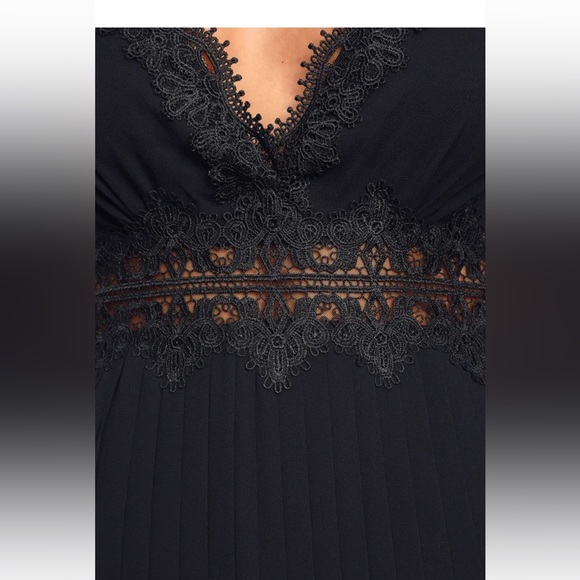 Lulus - Romantic Intentions Black Lace Pleated Backless Maxi Dress - Picture 4 of 13